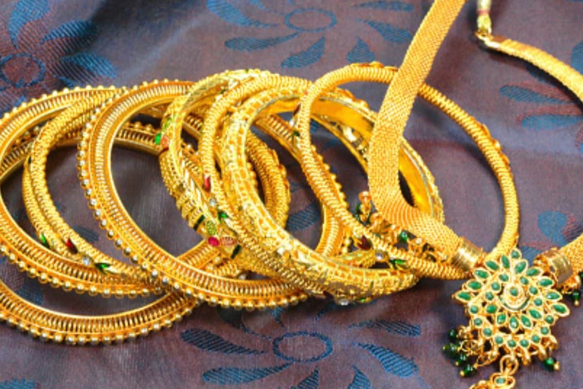 Hyderabad: Gold Prices Drop Sharply After Weeks Of Surge; Is This The Right Time To Buy?