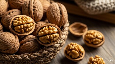   Skin Health: The vitamin E, antioxidants, and omega-3 fatty acids in walnuts nourish the skin, keeping it hydrated and reducing oxidative damage. Regular consumption can improve skin elasticity, give a natural glow, and delay signs of premature aging.