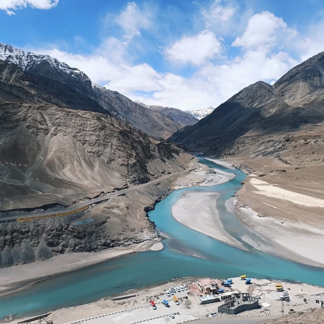 In Ladakh, the Zanskar river is fed by glaciers whose meltwater runs strikingly clear during summer months. In Ladakh, the Zanskar river is fed by glaciers whose meltwater runs strikingly clear during summer months.