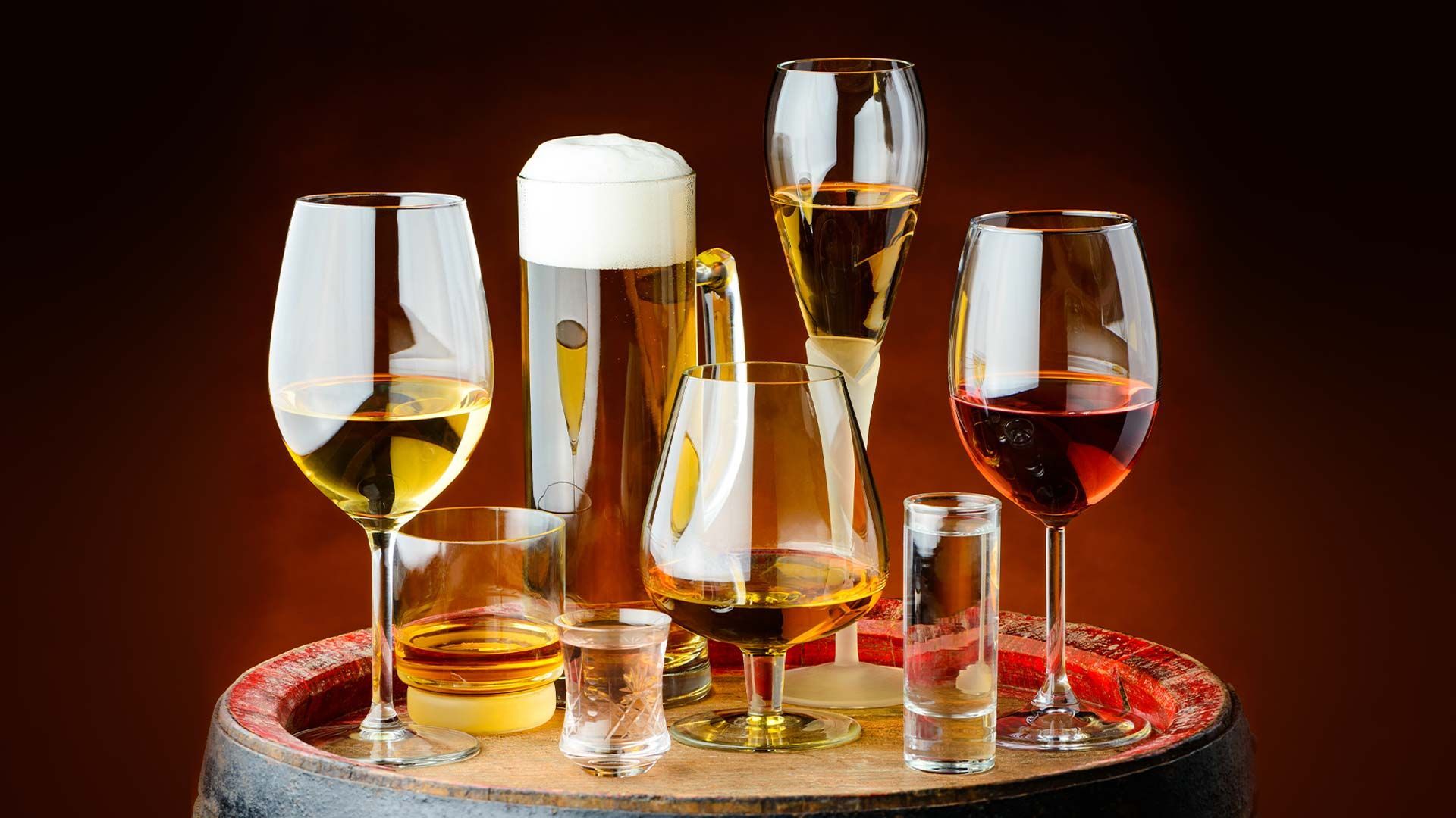 भारतीय ट्रेनों में कितनी शराब की अनुमति है और शराब ले जाने के लिए भारतीय रेलवे के नियम क्या हैं?