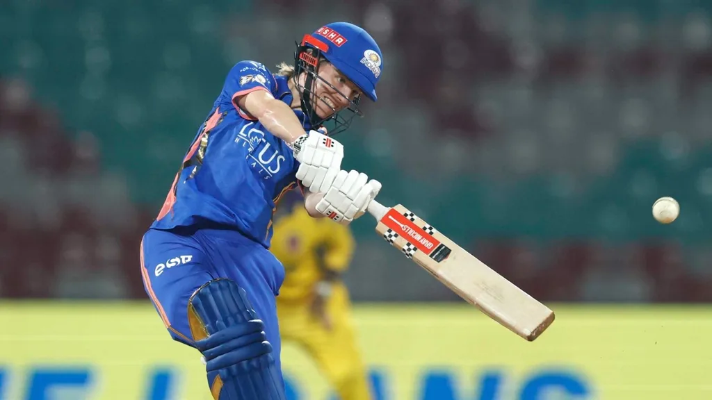 Nicola Carey chipped in with a 32-run knock off just 20 deliveries after skipper Harmanpreet Kaur fell for 16 of 11 to Asha Sobhana. (WPL)