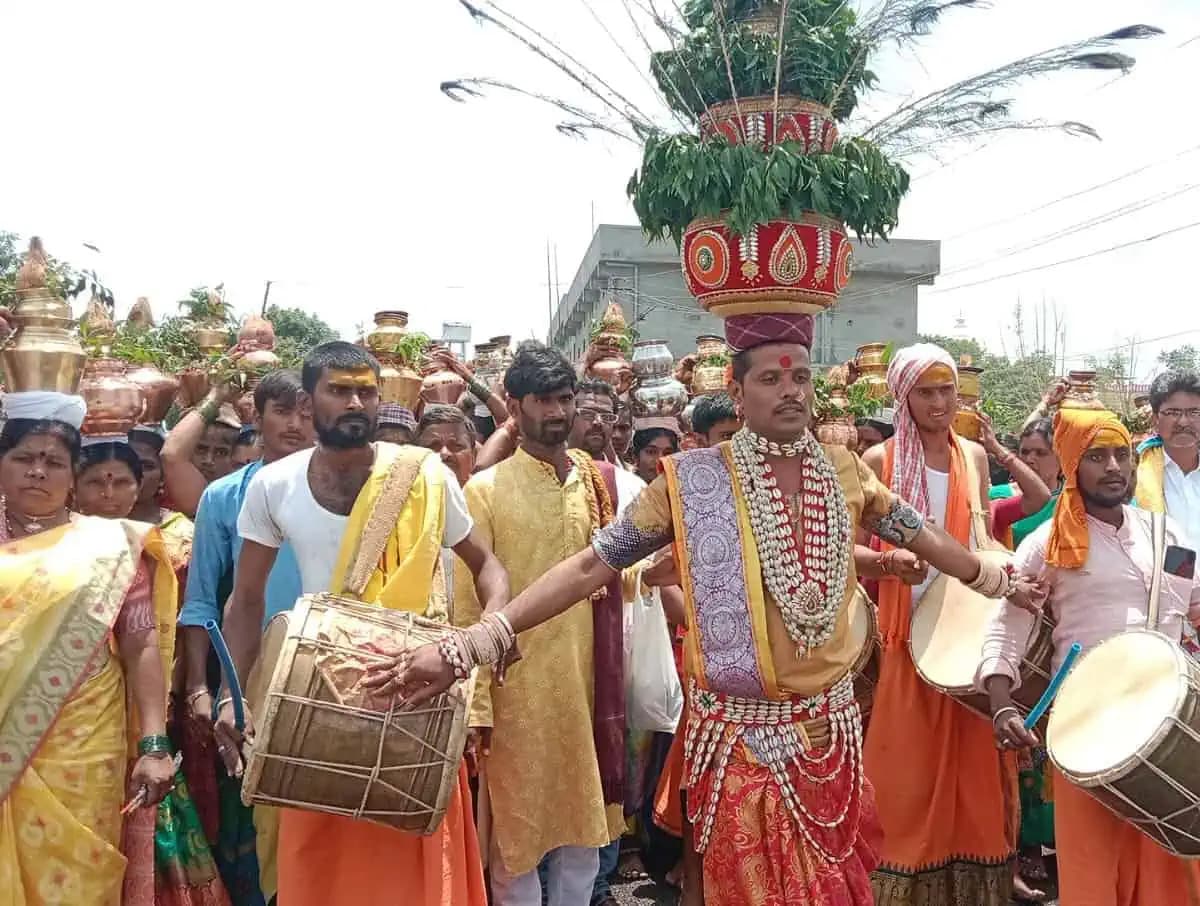 Second Only To The Kumbh Mela, Telangana Hosts Asia’s Largest Tribal Congregation Second Only To The Kumbh Mela, Telangana Hosts Asia’s Largest Tribal Congregation