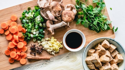 Your wooden chopping board can become a playground for bacteria if not properly cleant regularly