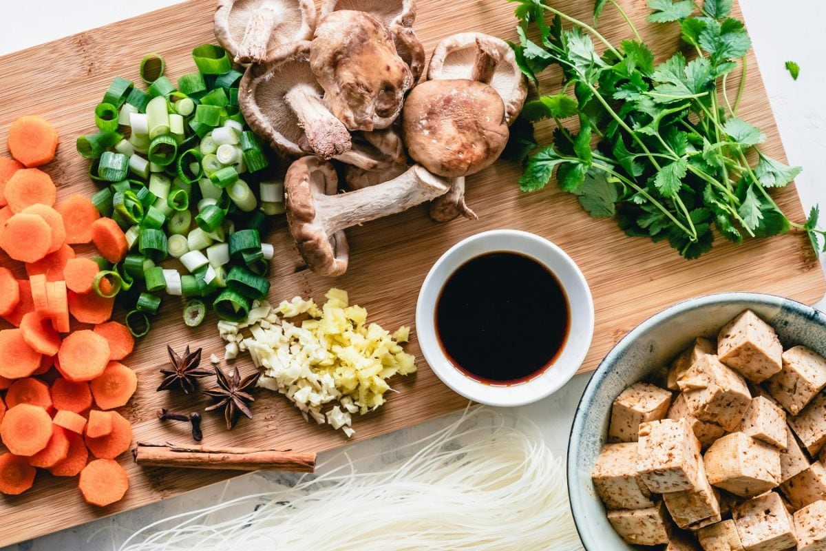 Here's How To Clean Your Wooden Kitchen Equipments To Begin The New Year Anew