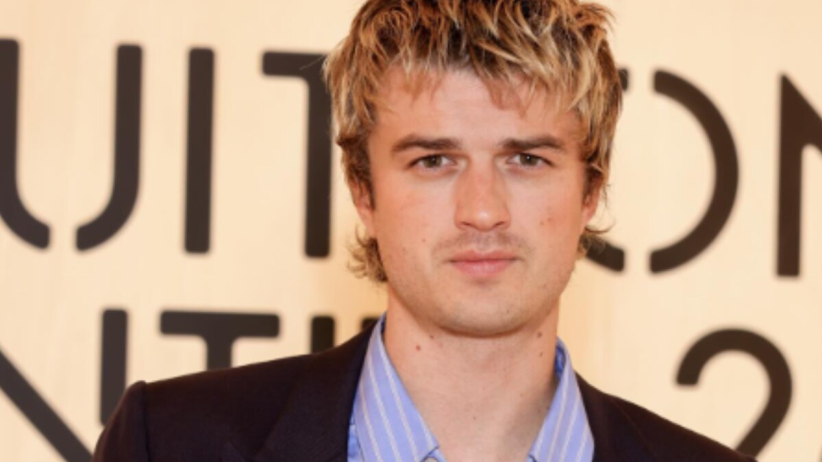 Stranger Things Fame Joe Keery Looks Dapper In Finely Tailored Suit At Paris Fashion Week | Hollywood News Stranger Things Fame Joe Keery Looks Dapper In Finely Tailored Suit At Paris Fashion Week | Hollywood News