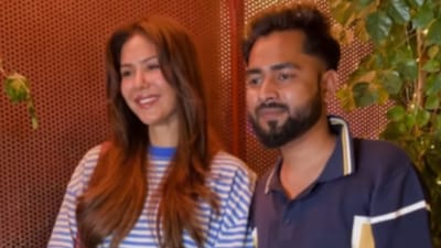 Sonam Bajwa clicks a picture with Elvish Yadav’s fan.(Photo Credit: Instagram)