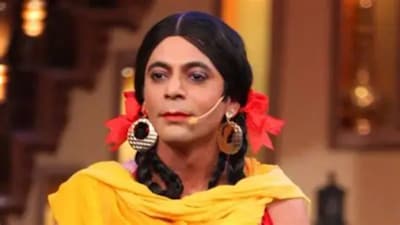 Sunil Grover as Gutthi.