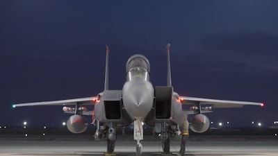 Over 90 Bombs Dropped as US Hits Islamic State Sites in Syria