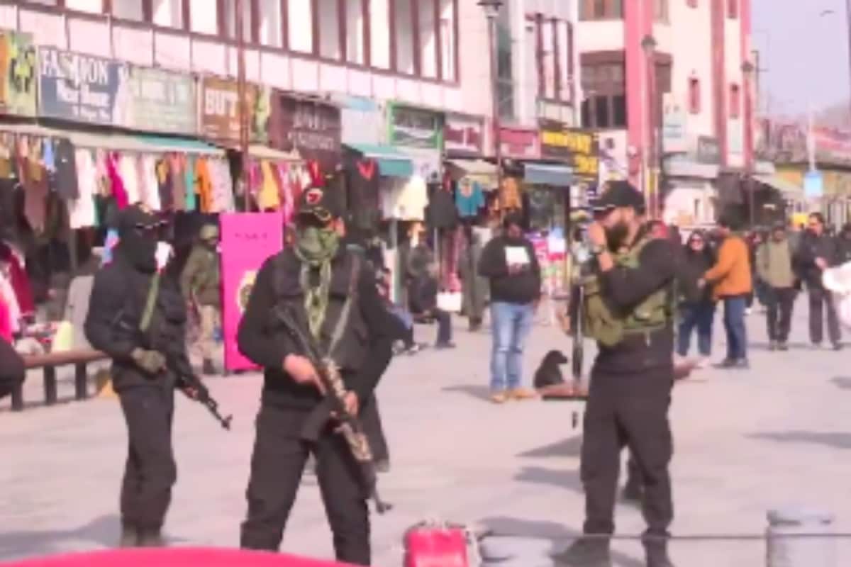 Pulwama Attack Anniversary: Nation Pays Tribute To Fallen Soldiers; Alert In J&K | Updates