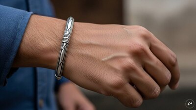 Silver Bracelet: In astrology, silver is considered highly significant, as it is associated with the Moon and Venus. In this article, we explain which zodiac signs are believed to benefit from wearing a silver bracelet—and which signs should avoid it altogether.