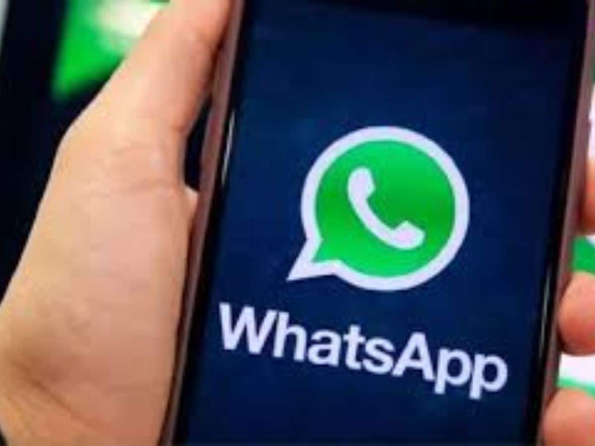 இதன் மூலம், சரியாக 12 மணிக்கு பிறந்தநாள் வாழ்த்து கூறுவது, திருமண நாள் வாழ்த்துகள் உள்ளிட்டவற்றை முன்கூட்டியே திட்டமிட்டு தானாகவே அனுப்ப முடியும்.