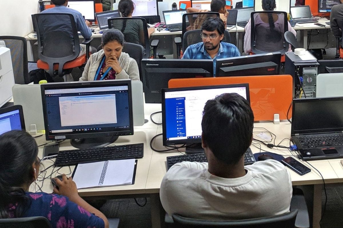 No More Salary Smoke &ย Mirrors: How India's Updated Labour Laws Rewrite The Rules For Contract Workers