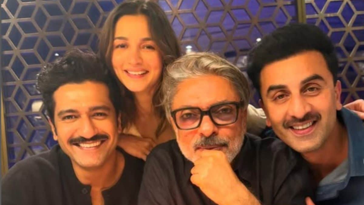 Love And War Makers Get Over 500 NDAs Signed To Prevent Leaks From Alia, Ranbir And Vicky’s Film | Bollywood News Love And War Makers Get Over 500 NDAs Signed To Prevent Leaks From Alia, Ranbir And Vicky’s Film | Bollywood News