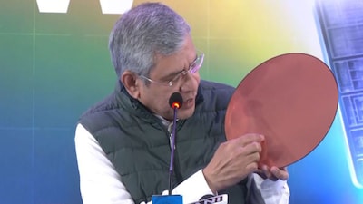 The minister explained that 'this is the wafer in which each die has about 20 to 30 billion transistors', a density that allows for the integration of both GPU and CPU capabilities onto a single chip. Image/ANI