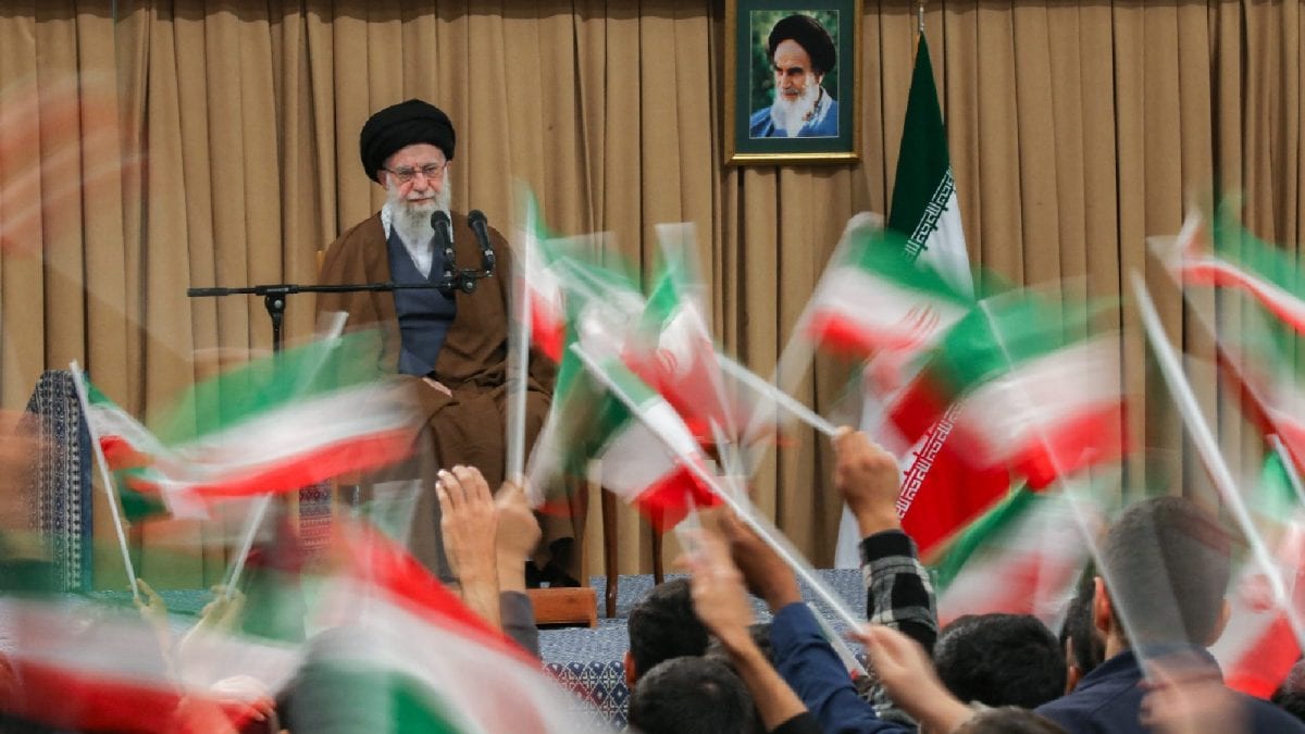 Dispute Over Venue May Derail Iran-US Nuclear Talks, Push Trump Toward Military Action: Report