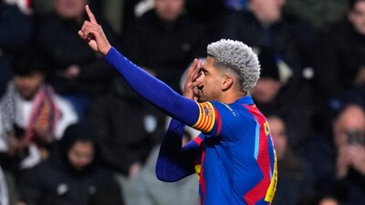 Barcelona's Ronald Araujo (AP)
