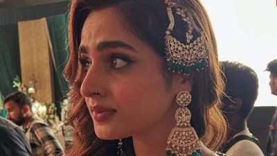 Ayesha Khan was seen in Dhurandhar in a song.