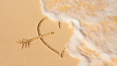 Breakup Day 2026 is a moment to let go and choose yourself. (Image: Shutterstock)