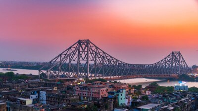 The phrase “City of Joy” was popularized by Dominique Lapierre’s 1985 novel of the same name, which depicted life in Kolkata’s slums and highlighted the spirit of joy and community that thrived despite hardship. Over time, the title stuck, and today Kolkata is celebrated worldwide under this affectionate moniker. (Image: Canva)