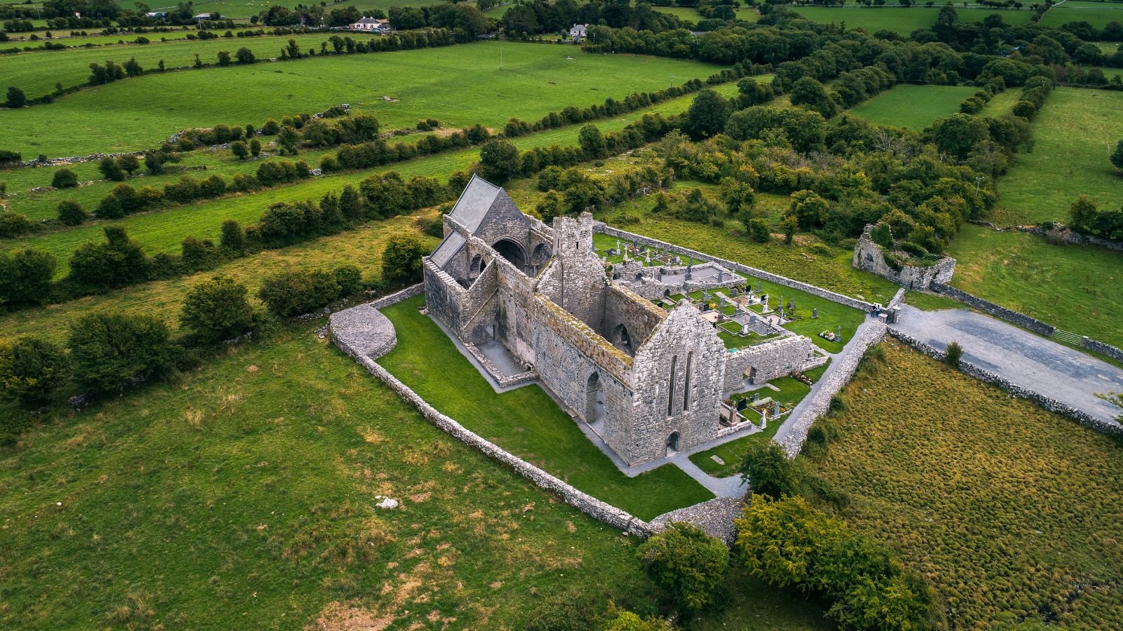 Beyond The Taj Mahal: World’s Most Beautiful Monuments Built For Love