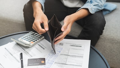 The psychiatrist learnt about the financial struggles after 35 years. (representative image)