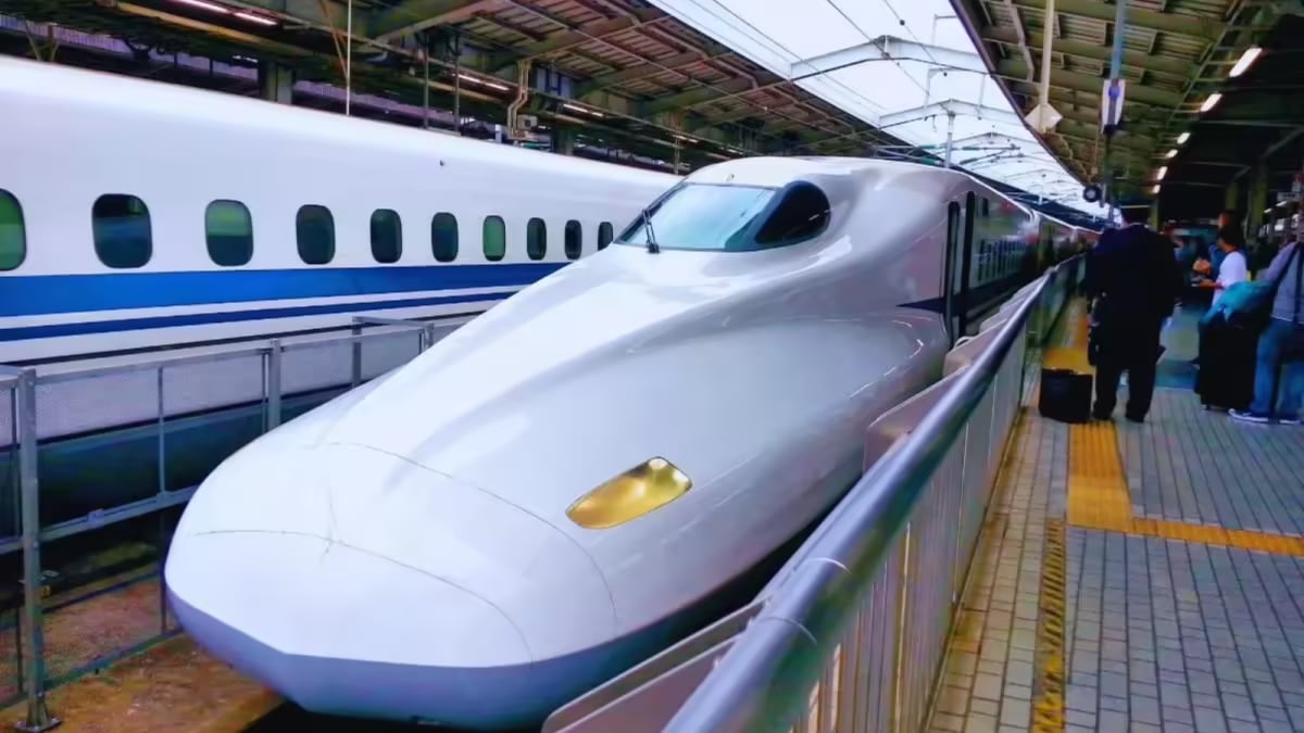 THIS Bullet Train Has No Seats And No Windows; Here’s Why Engineers Designed It This Way
