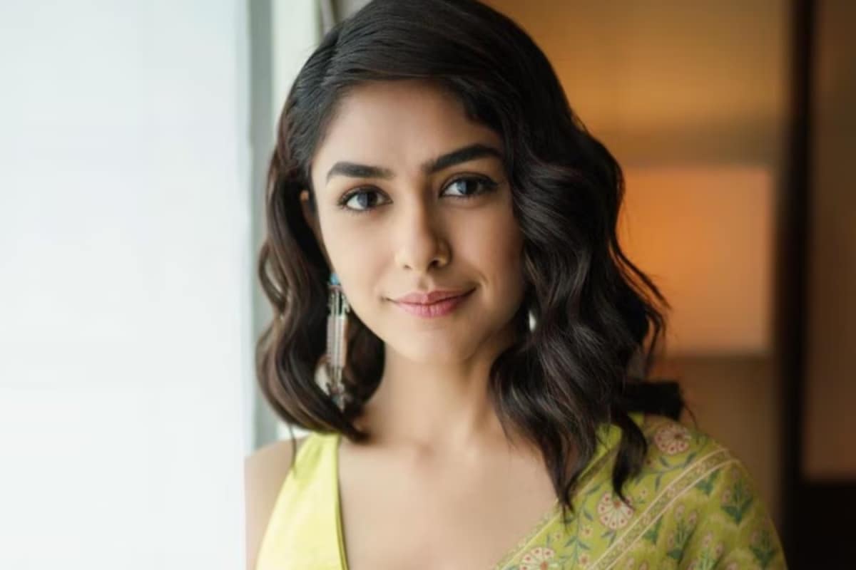 Mrunal Thakur Channels Inner ‘Anarkali’ For Do Deewane Seher Mein Promotions