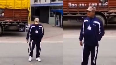 The man then collected all the scattered peels. (Photo Credit: Instagram)