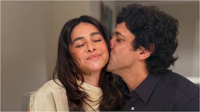 Farhan Akhtar Pens Note For Ladylove Shibani Dandekar On Wedding Anniversary