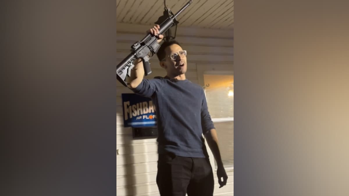 ‘Will Shoot You Dead’: Anti-H1B Florida Governor Brandishes Rifle After Claiming Arson