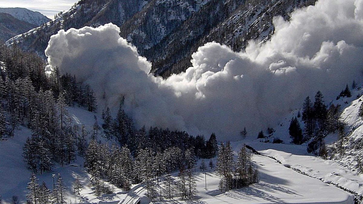 8 Backcountry Skiers Dead, 1 Missing After Deadly Avalanche Near California's Lake Tahoe