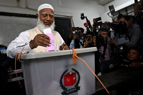 Jamaat Chief Shafiqur Rahman Casts Vote In Dhaka Jamaat Chief Shafiqur Rahman Casts Vote In Dhaka