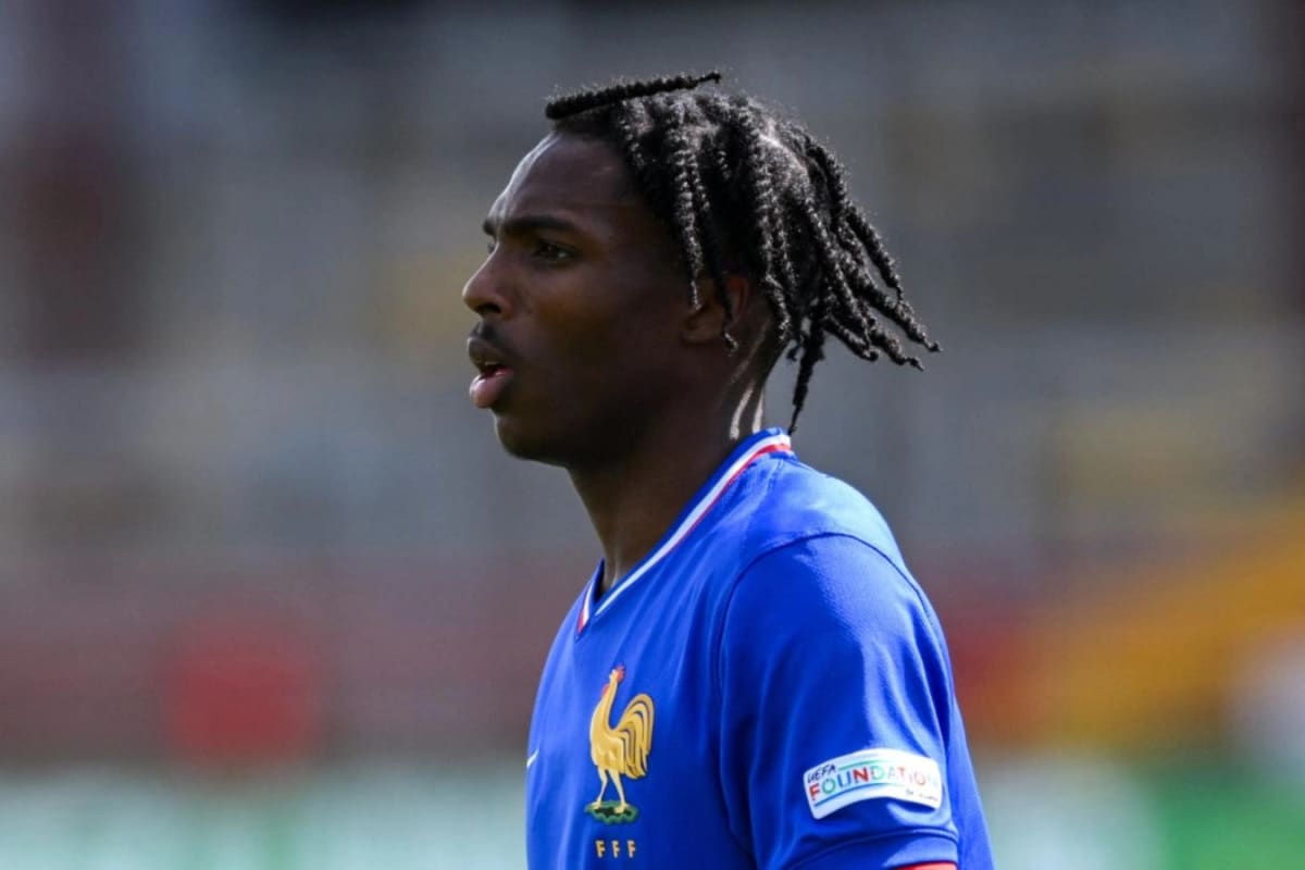 Liverpool Beat Chelsea To Sensational Defender's Signing, Crystal Palace...