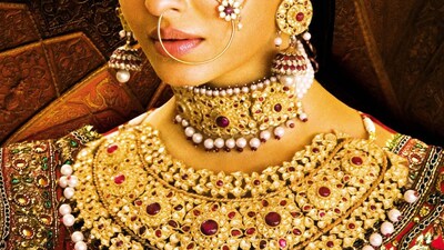 'There Were Five Security Guards Manning The Jewellery Room': Which Iconic Bollywood Epic Was This?