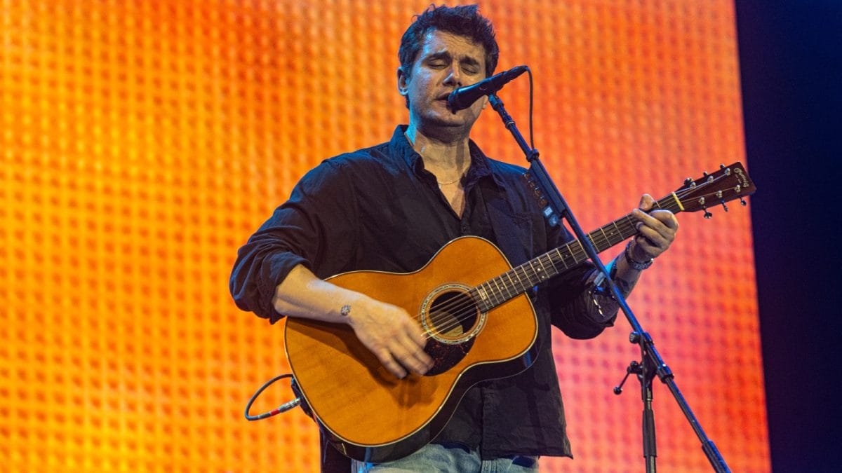 John Mayer's India debut In Mumbai Was A Blend Of Emotion & Musical Brilliance