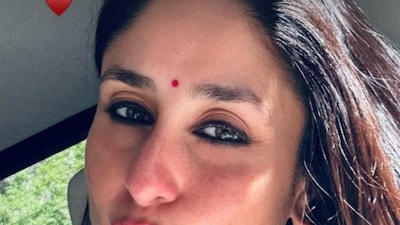 Kareena Kapoor Khan Flaunts Desi Glow With Bindi Look, Photo Goes Viral