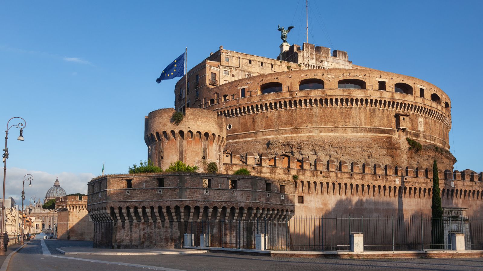 Beyond The Taj Mahal: World’s Most Beautiful Monuments Built For Love