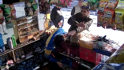 The incident occurred on Wednesday morning at Platform 8 at a stall named “Krishna Foods.” (News18)