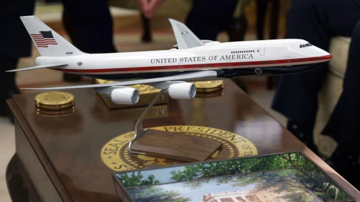 Trump’s Red, White And Gold Paint To Replace Kennedy-Era Colours On New Air Force One Fleet