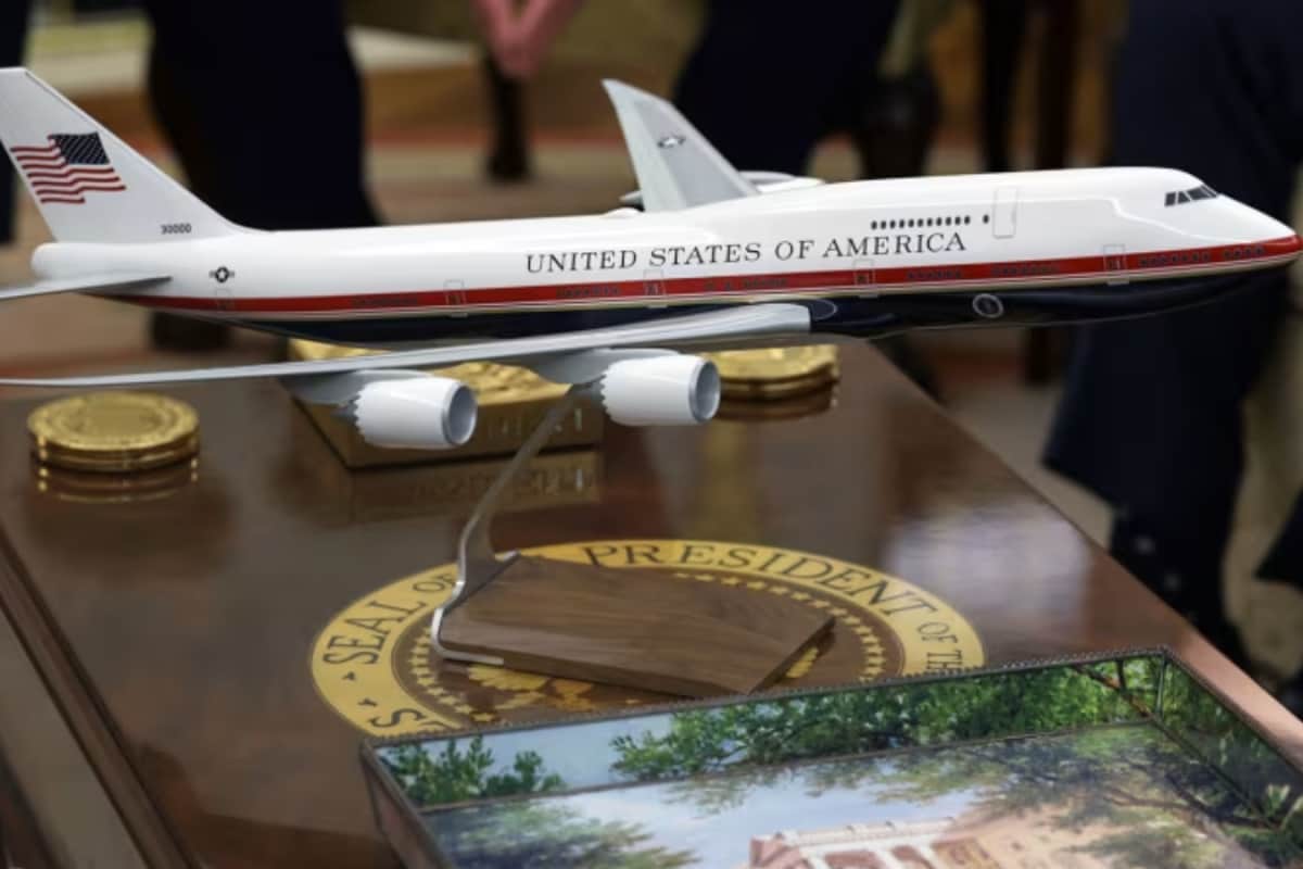 Trump’s Red, White And Gold Paint To Replace Kennedy-Era Colours On New Air Force One Fleet