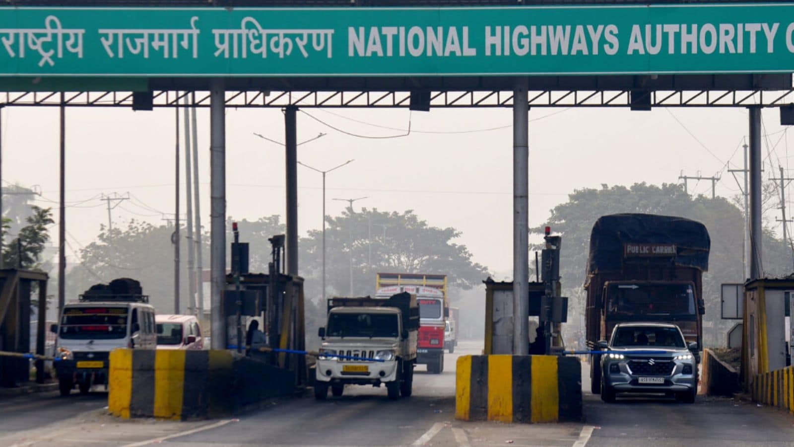 India has more than 1,000 toll plazas, many of which witness long queues of vehicles