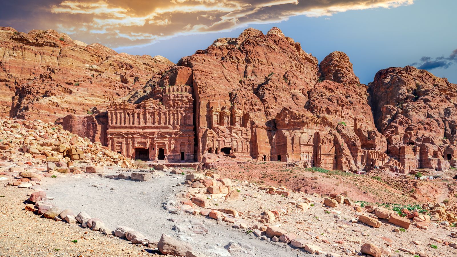 Beyond The Taj Mahal: World’s Most Beautiful Monuments Built For Love