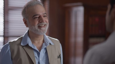 Ravi Behl opens up about playing grey lawyer Digambar Dixit in Amar Vishwas, revealing his favourite intense scenes from the courtroom drama.