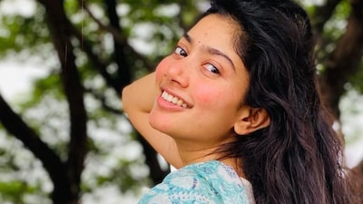 Sai Pallavi won at the 70th Filmfare Awards South in Kochi and dedicated her award to the family behind her film, earning a standing ovation.