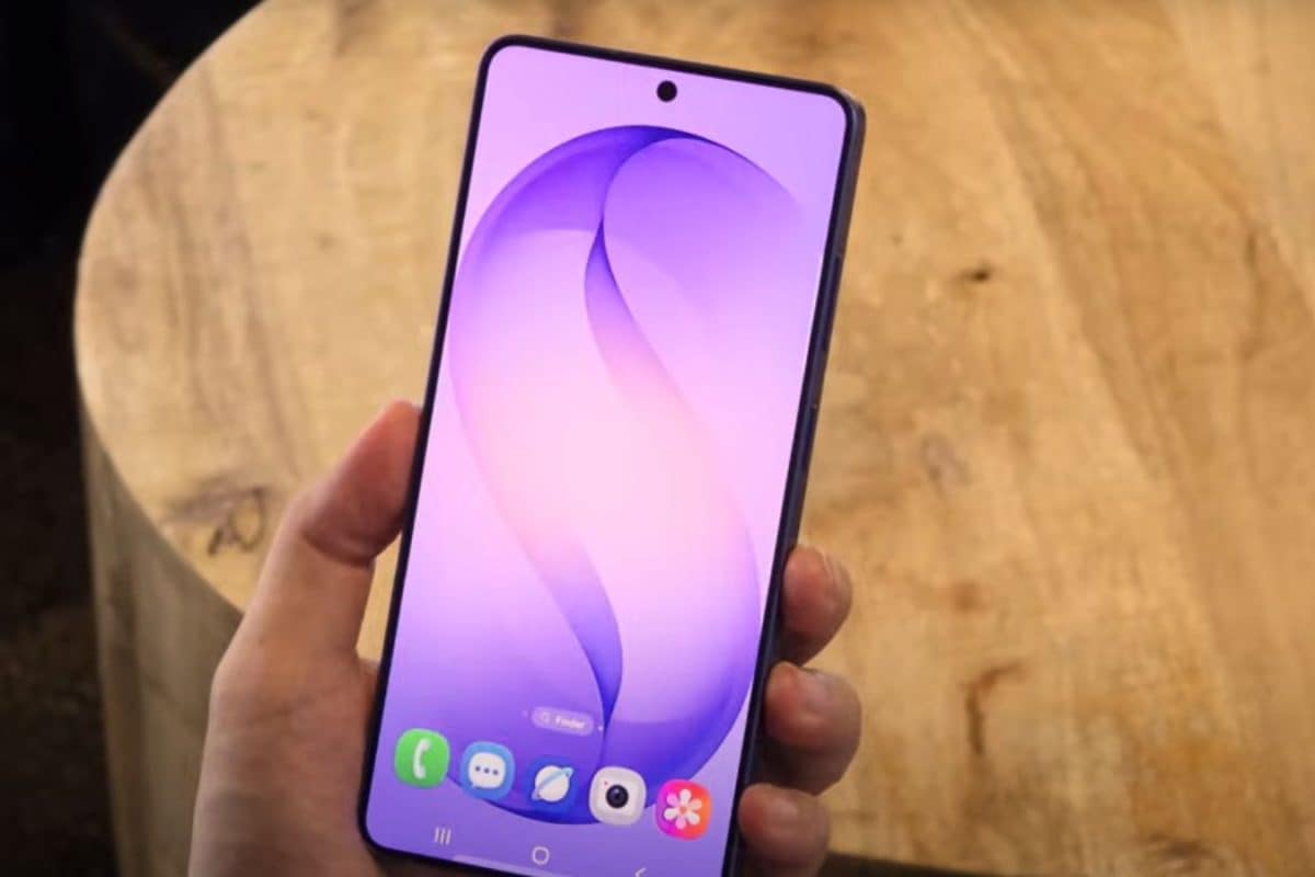 Samsung Privacy Display Explained: What Is It And How It Helps The Users