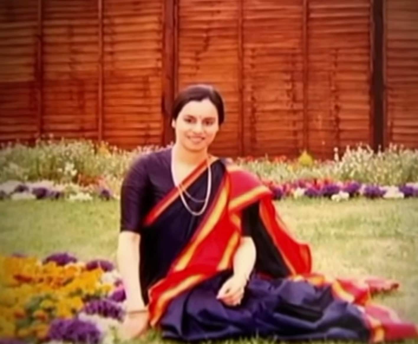 She became the regular face of national news bulletins during Doordarshan’s peak years and remained a notable voice before private news channels came into existence. 