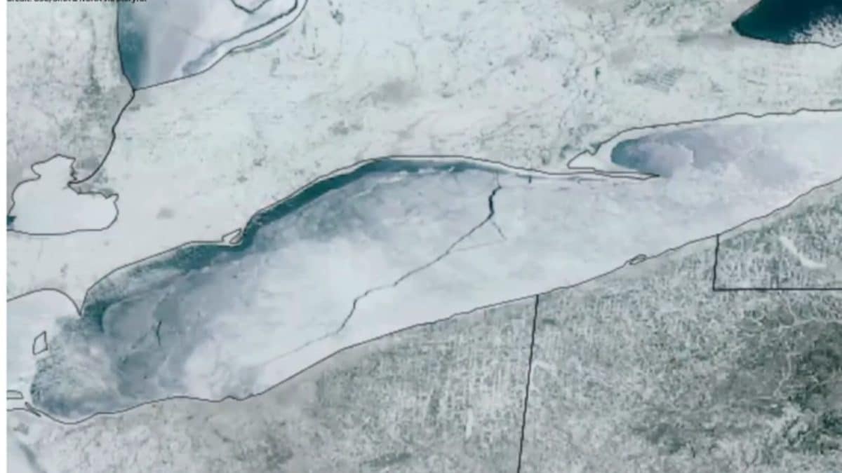 130-Km Crack Splits Frozen Lake Erie Between US And Canada, Visible From Space