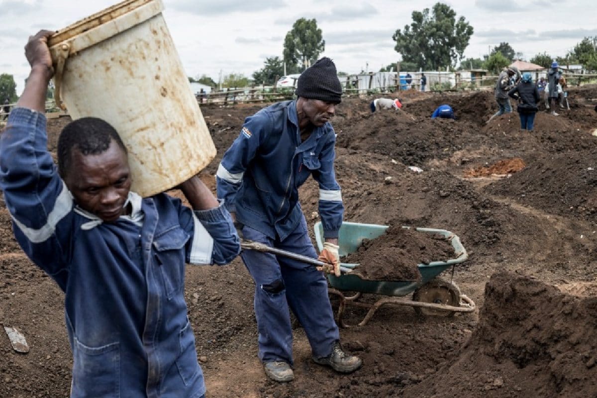 Gold Rush Grips South African Town As Fortune Seekers Arrive With Shovels And Trucks