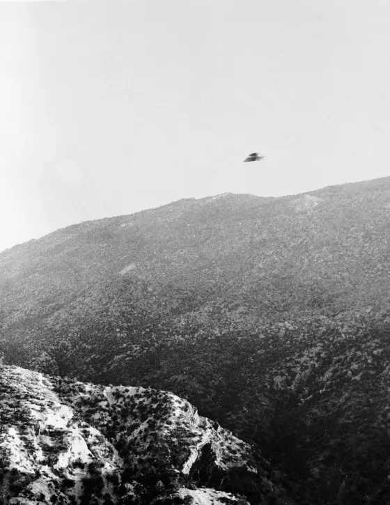 10 UFO Photos That Continue To Fuel Conspiracy Theories