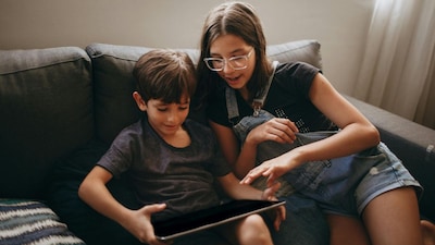 Post-pandemic childhood is increasingly shaped by screens, with rising concerns around speech delays, attention issues, sleep disruption, and social development challenges.